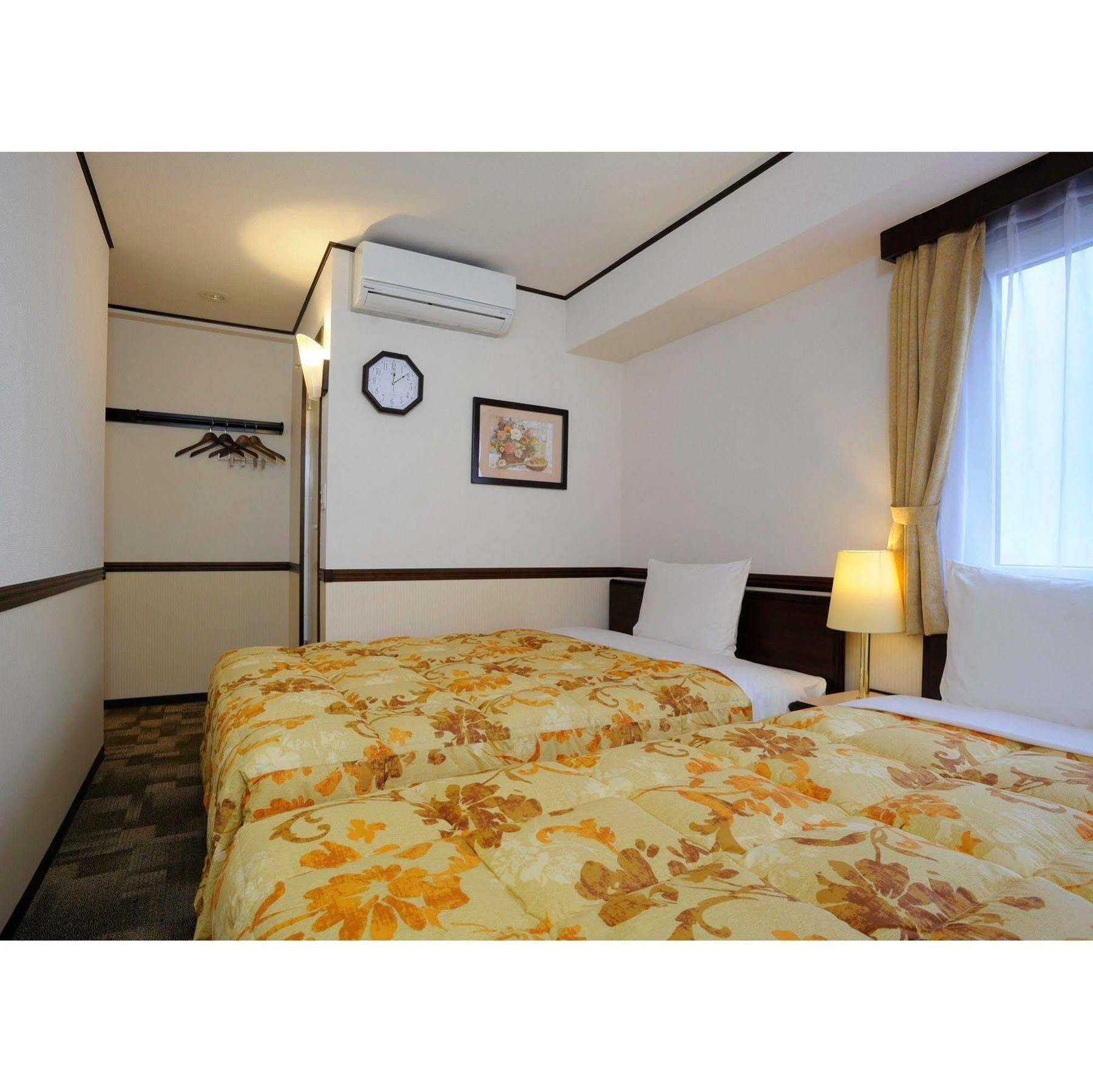 Toyoko Inn Nagoya-Eki Sakuradori-Guchi Honkan Exteriör bild